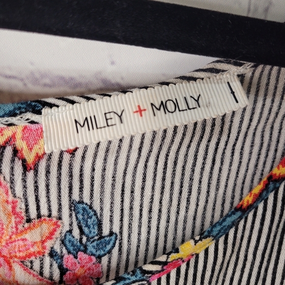 Miley and Molly Floral Print‎ Ruffle Top Size XL - Picture 3 of 6